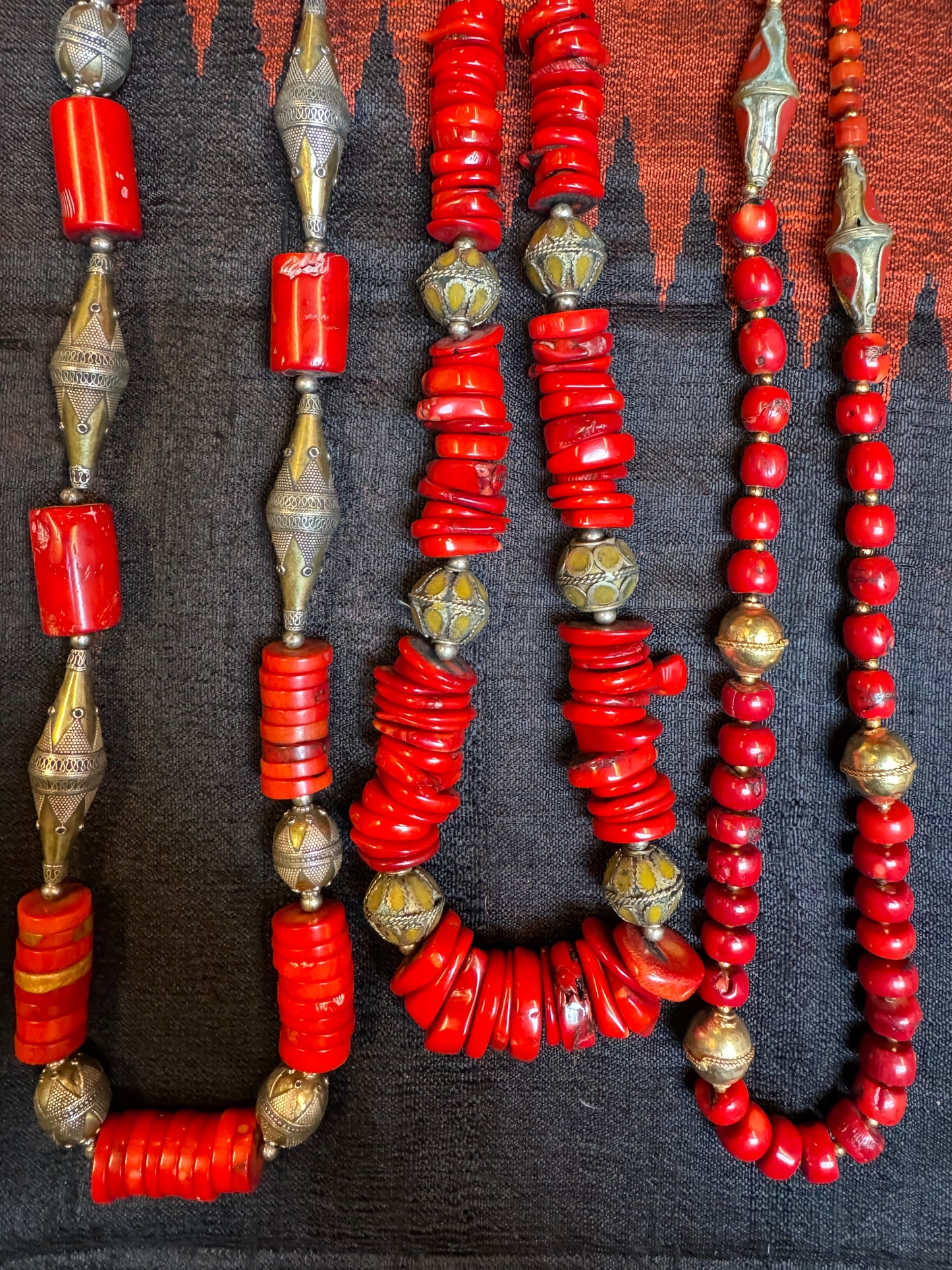 CORAL FOR QUEENS NECKLACES