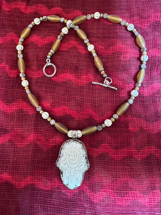 BIJOU HAMSA NECKLACE
