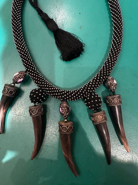 BLACK BLING CLAW CROCHET NECKLACE