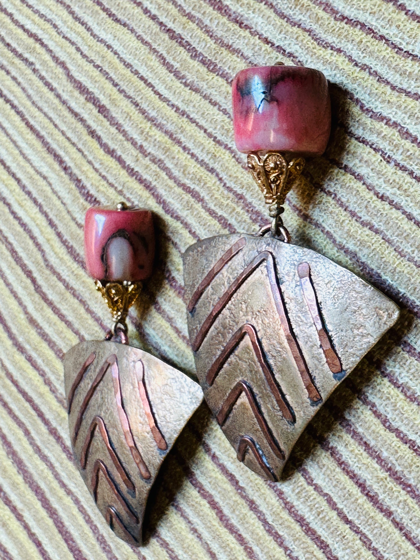 CLIP CLIP HOORAY! CLIP-ON EARRINGS