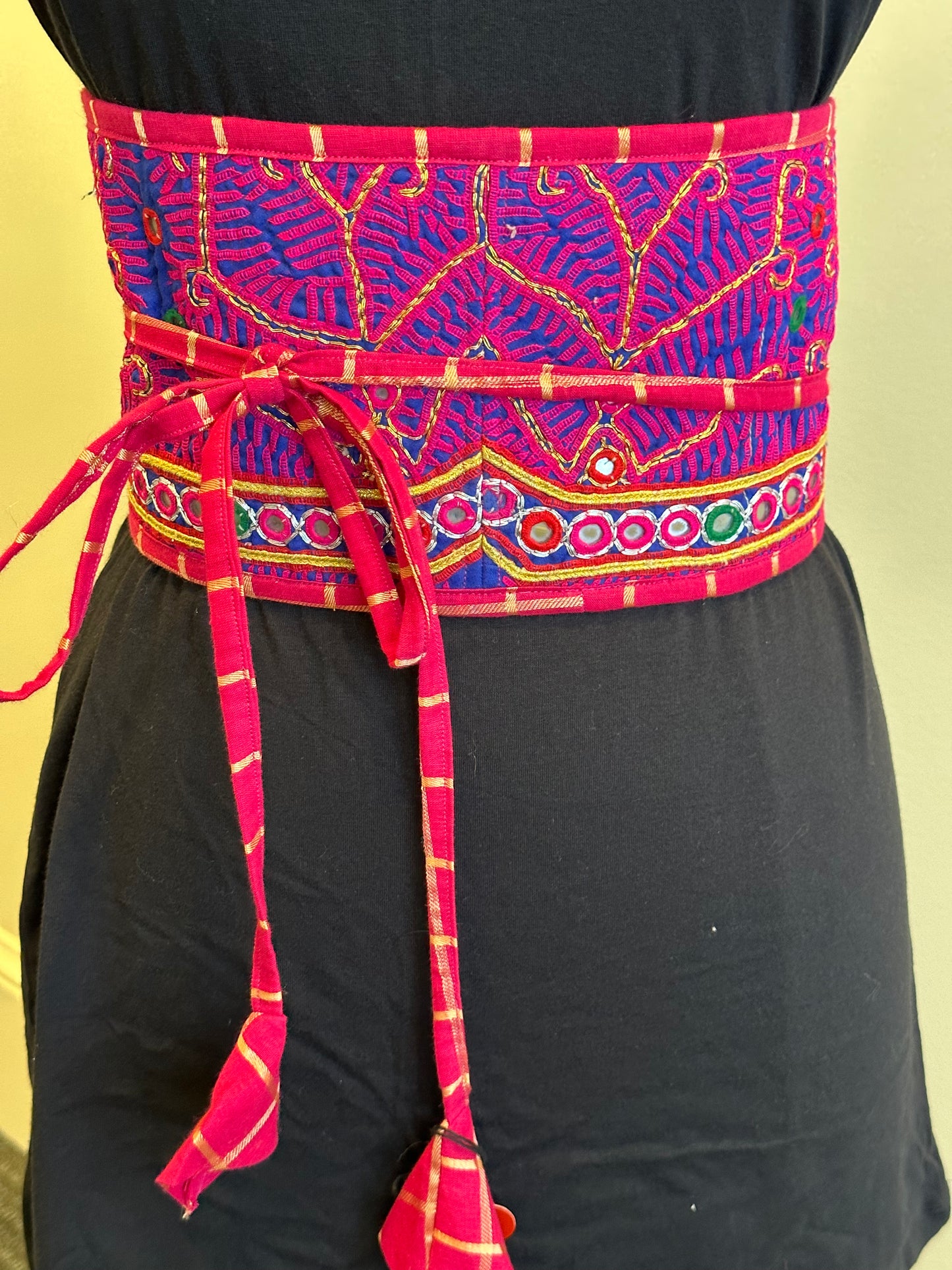 EMBROIDERED CUMMERBUNDS