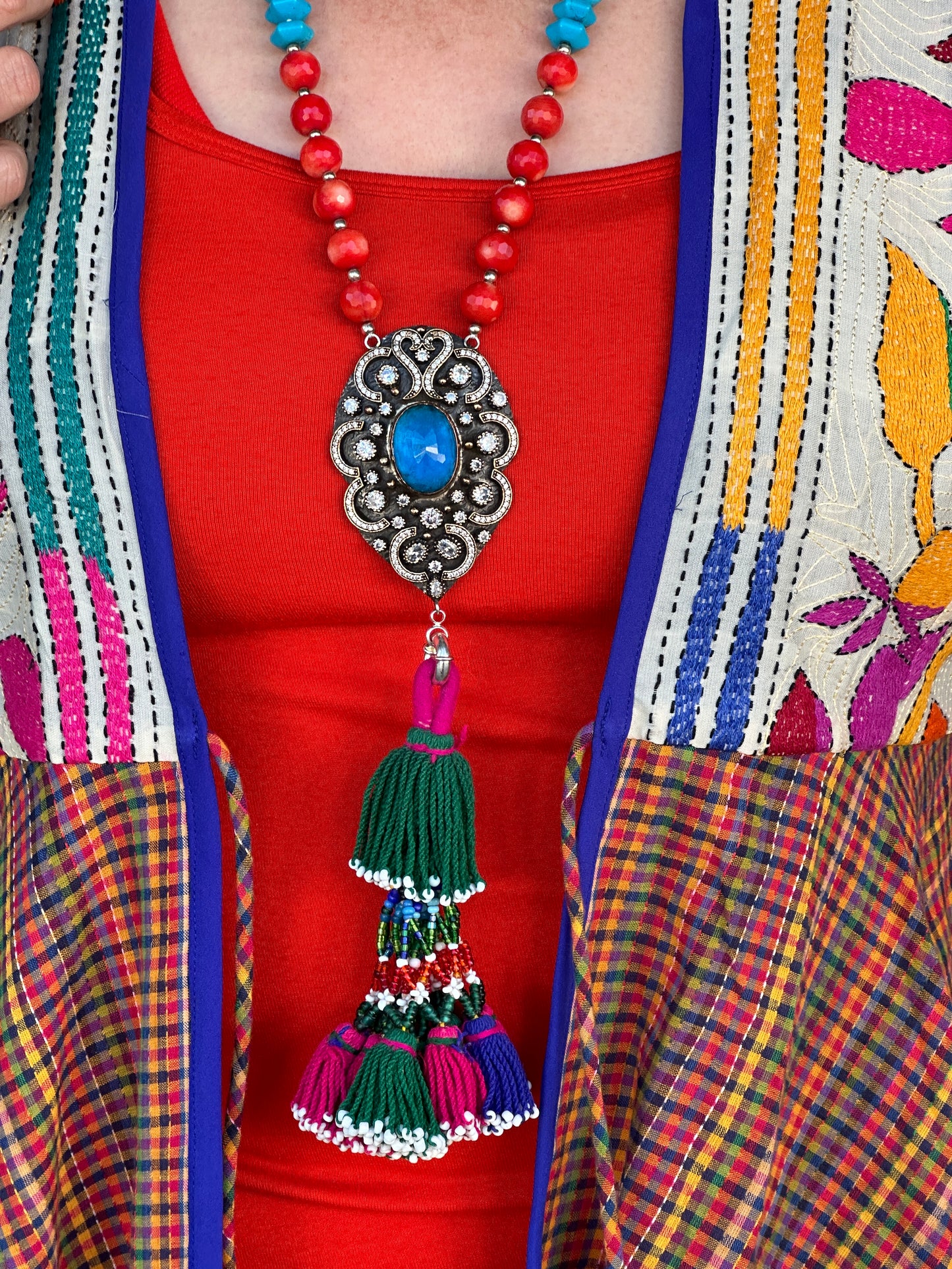 QUEEN'S RAINBOW NECKLACE