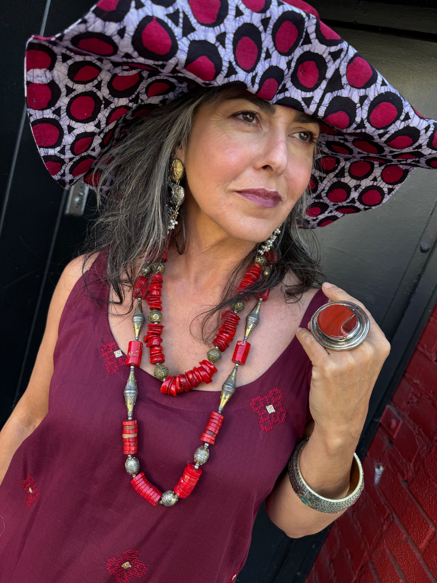 CORAL FOR QUEENS NECKLACES