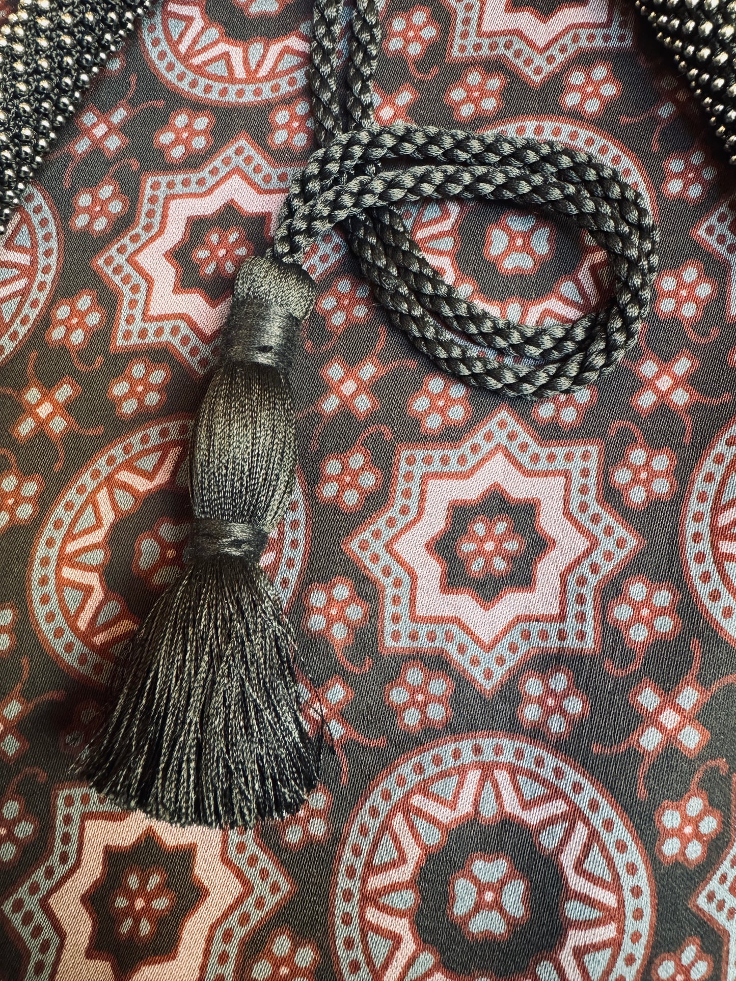 BLACK BLING CLAW CROCHET NECKLACE