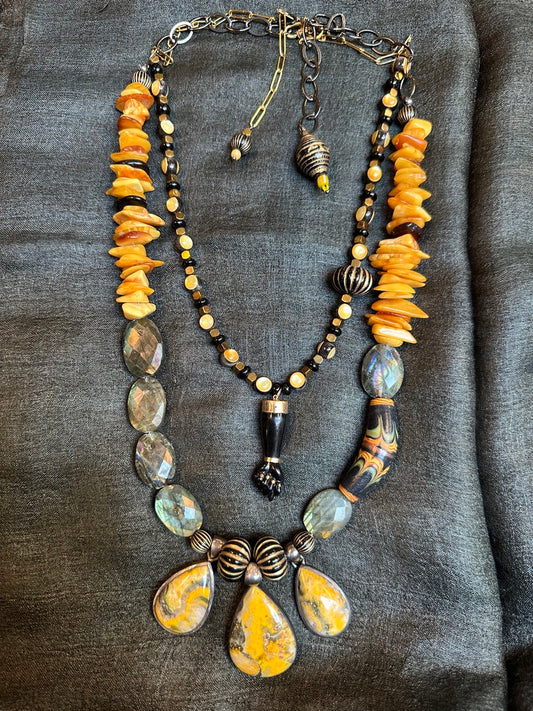 MYSTIC TRIO BUMBLEBEE NECKLACE