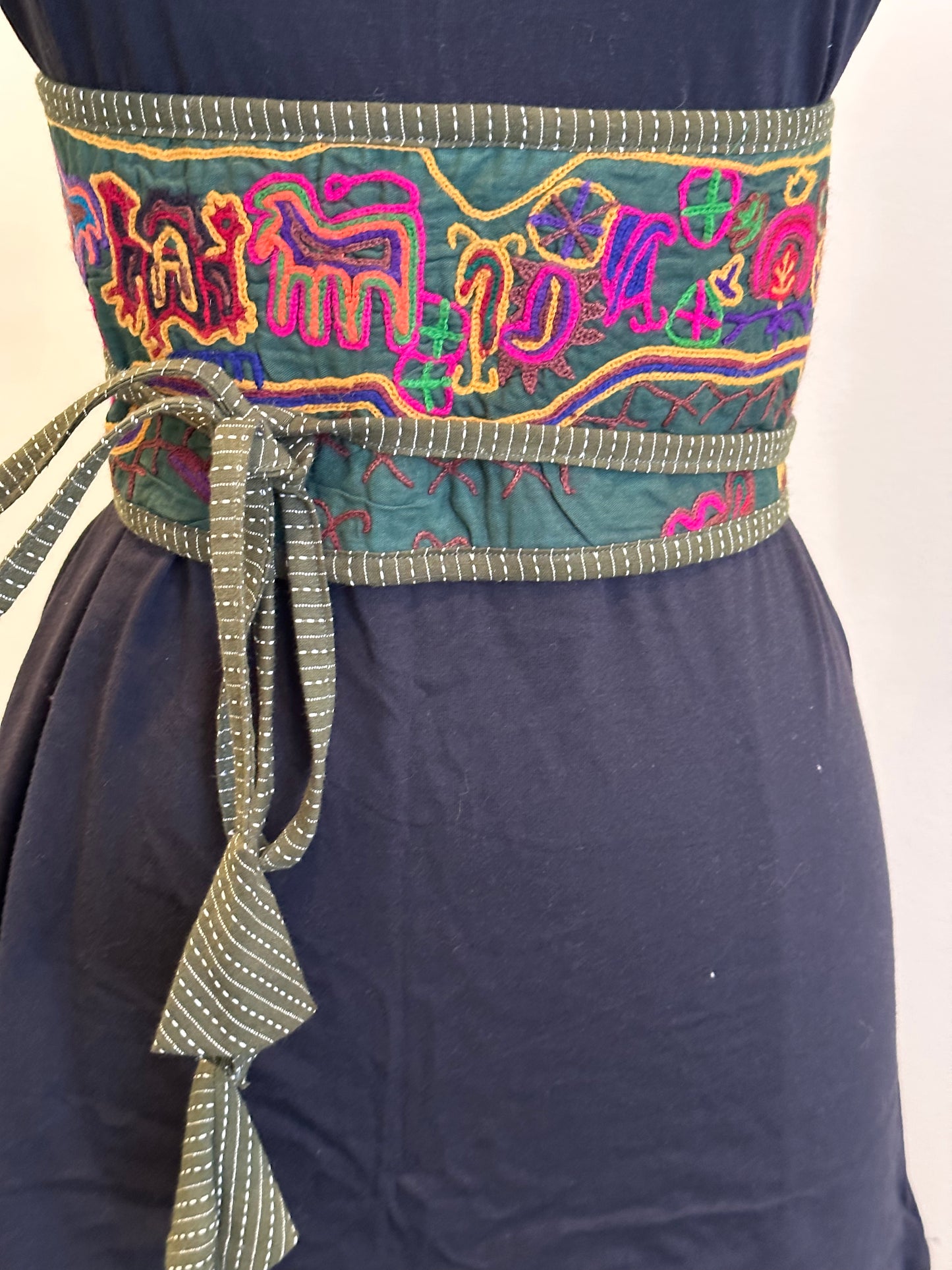 EMBROIDERED CUMMERBUNDS