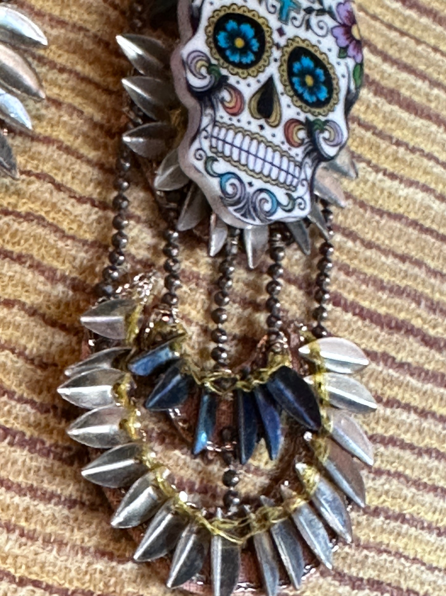 SKULLS & SCALES EARRINGS