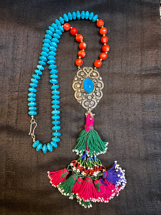 QUEEN'S RAINBOW NECKLACE