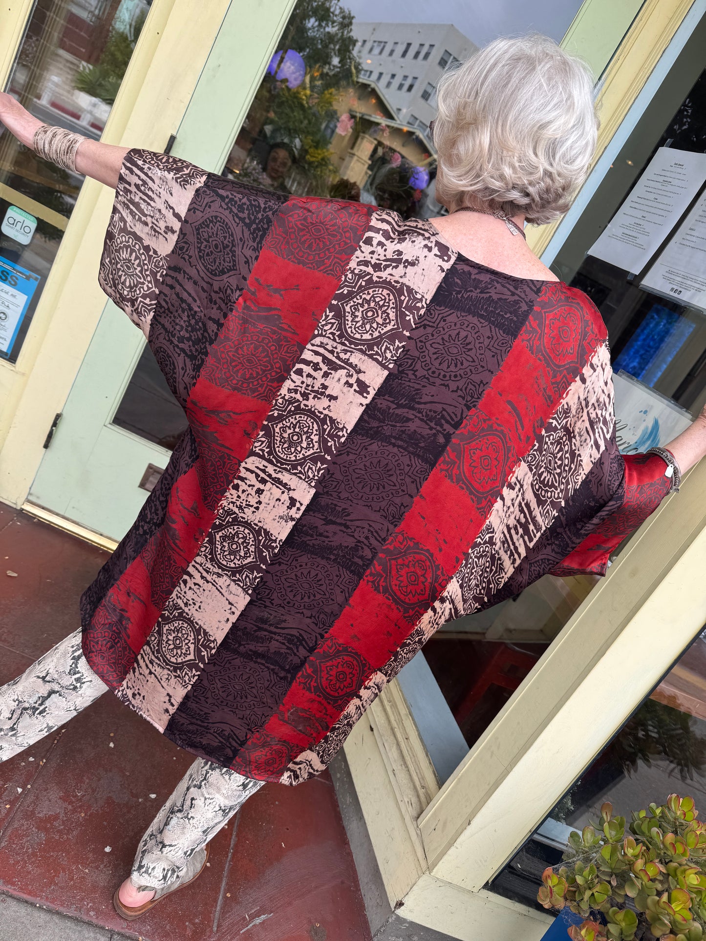 BROAD BRUSH STROKE KAFTAN TOP