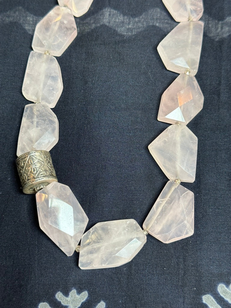 ROSA QUARTZ NECKLACE