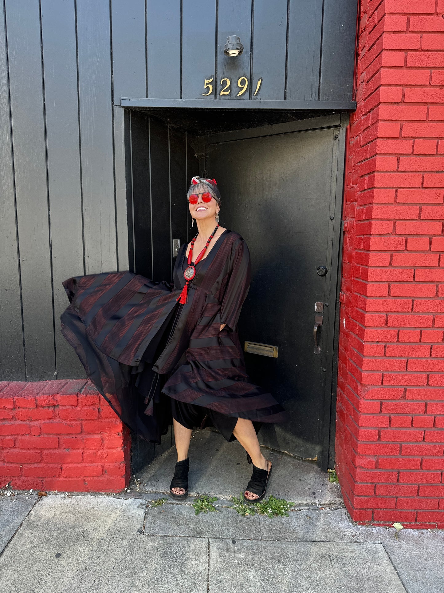 BLACK SHIMMER STRIPES AZEEZA