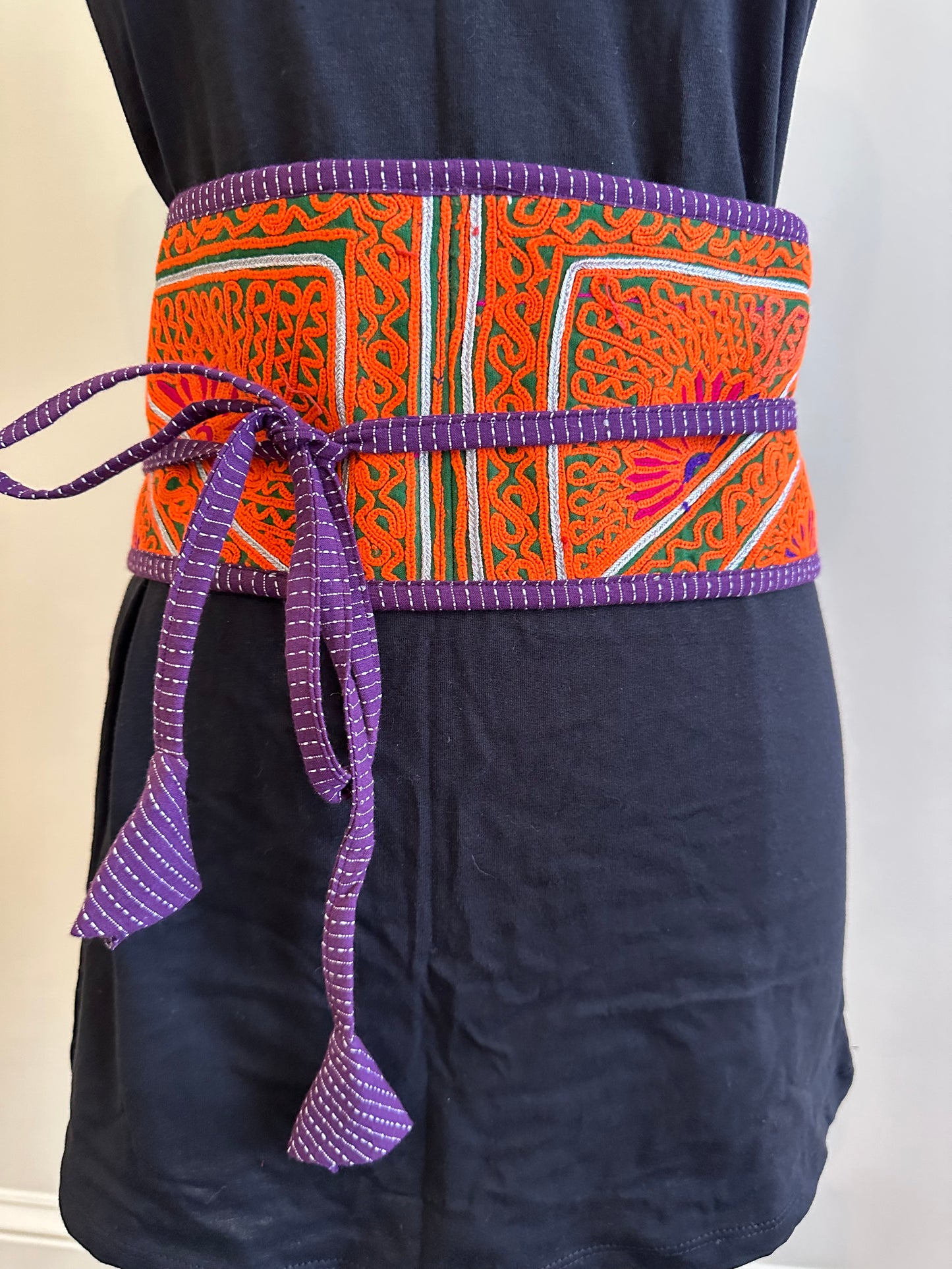 EMBROIDERED CUMMERBUNDS