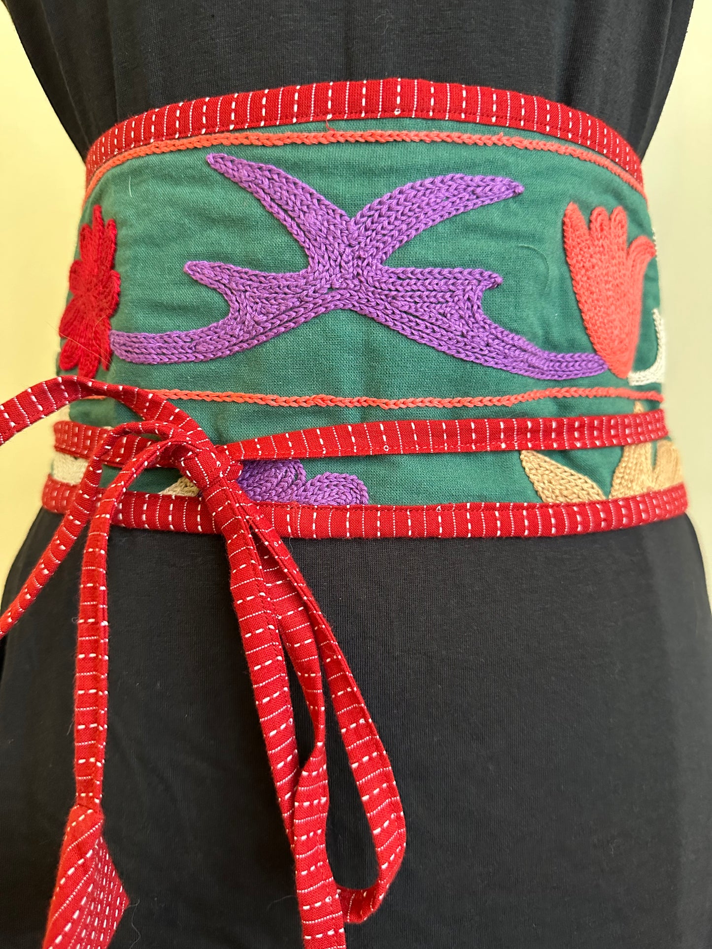 EMBROIDERED CUMMERBUNDS