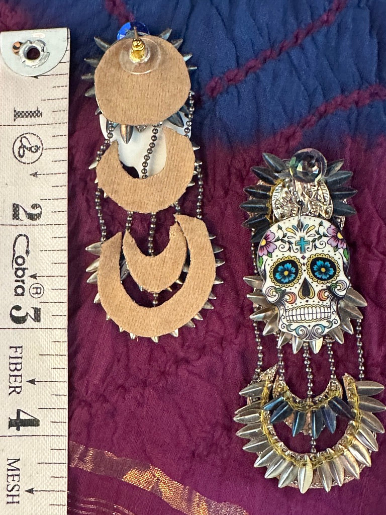 SKULLS & SCALES EARRINGS