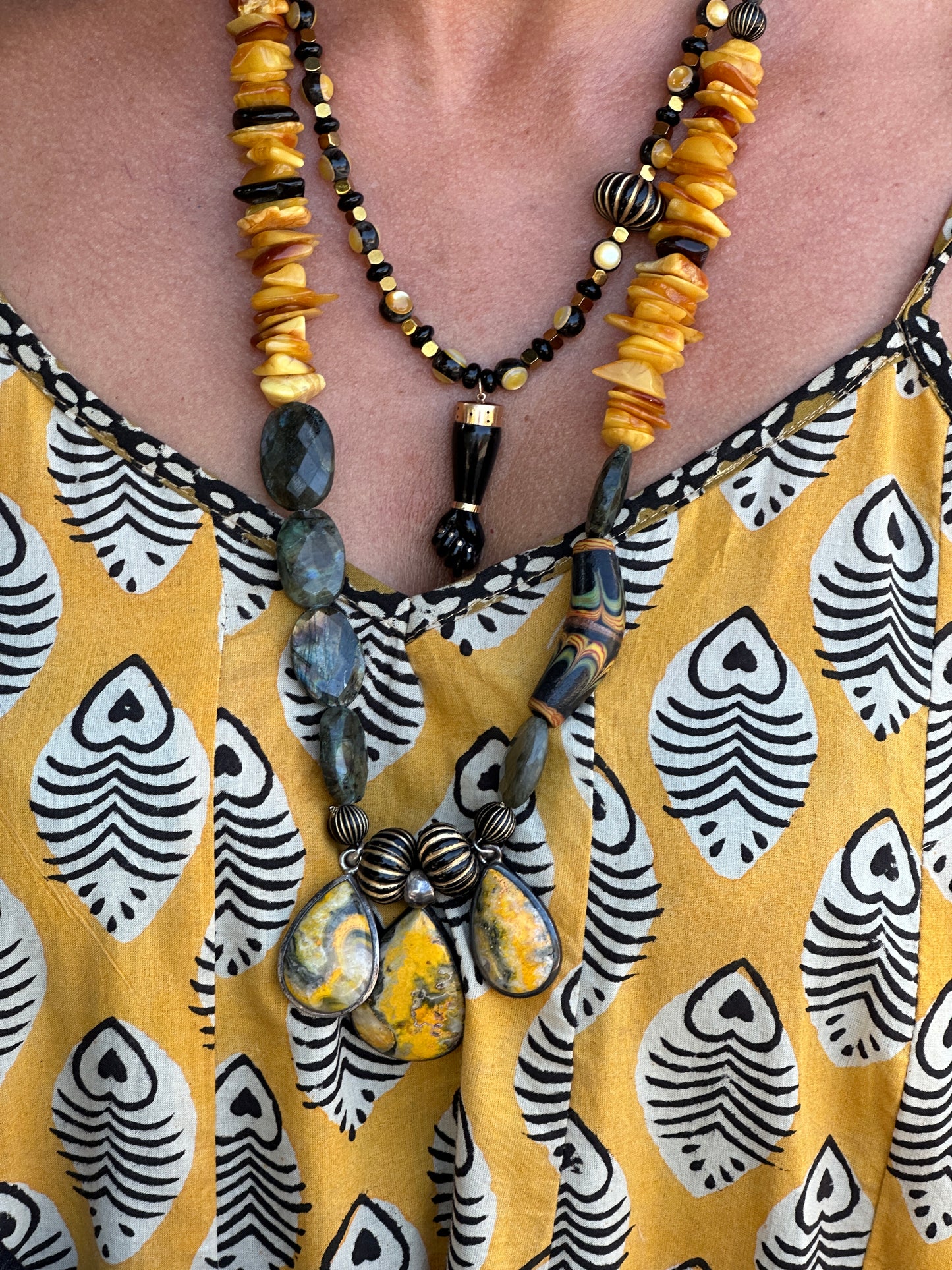 MYSTIC TRIO BUMBLEBEE NECKLACE