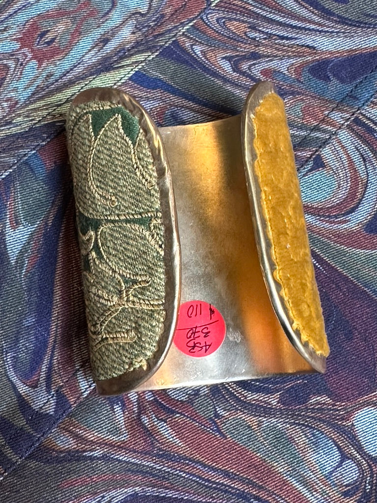 LEAVES OF GOLD TURKOMAN CUFF