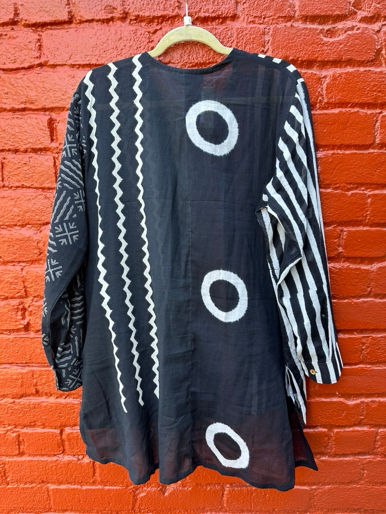 BOLD GEO EAST WEST SHIRT