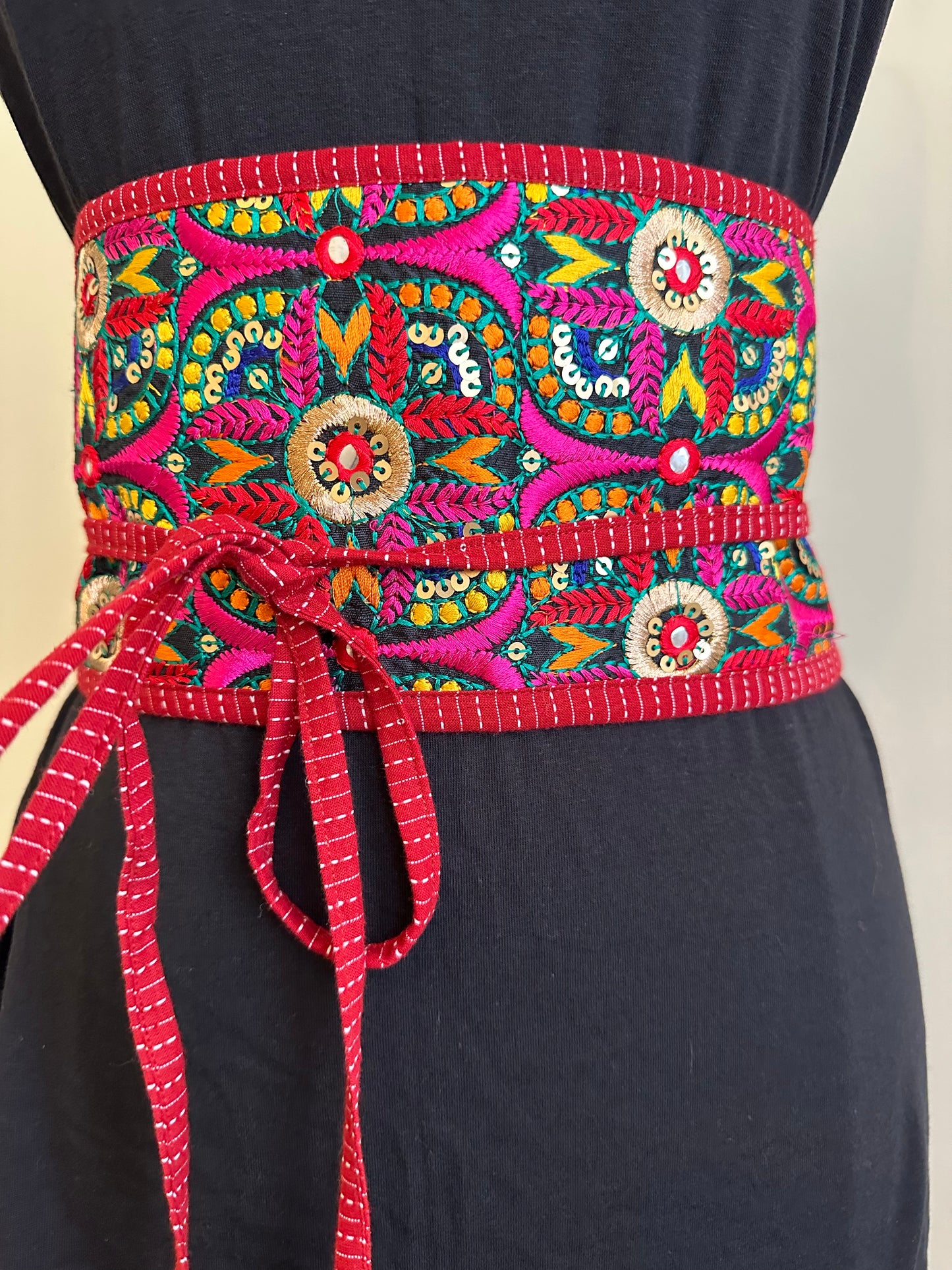 EMBROIDERED CUMMERBUNDS