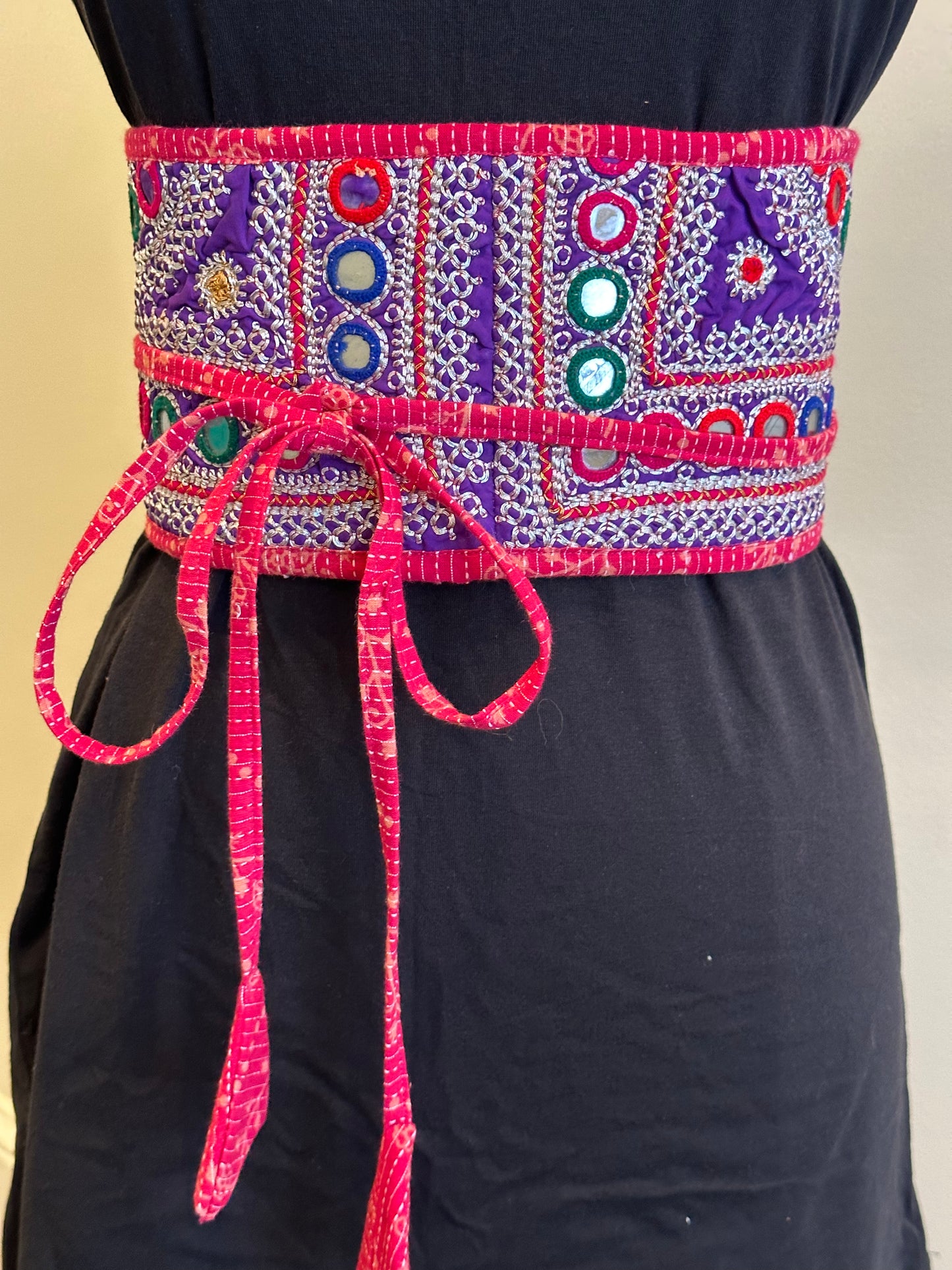 EMBROIDERED CUMMERBUNDS