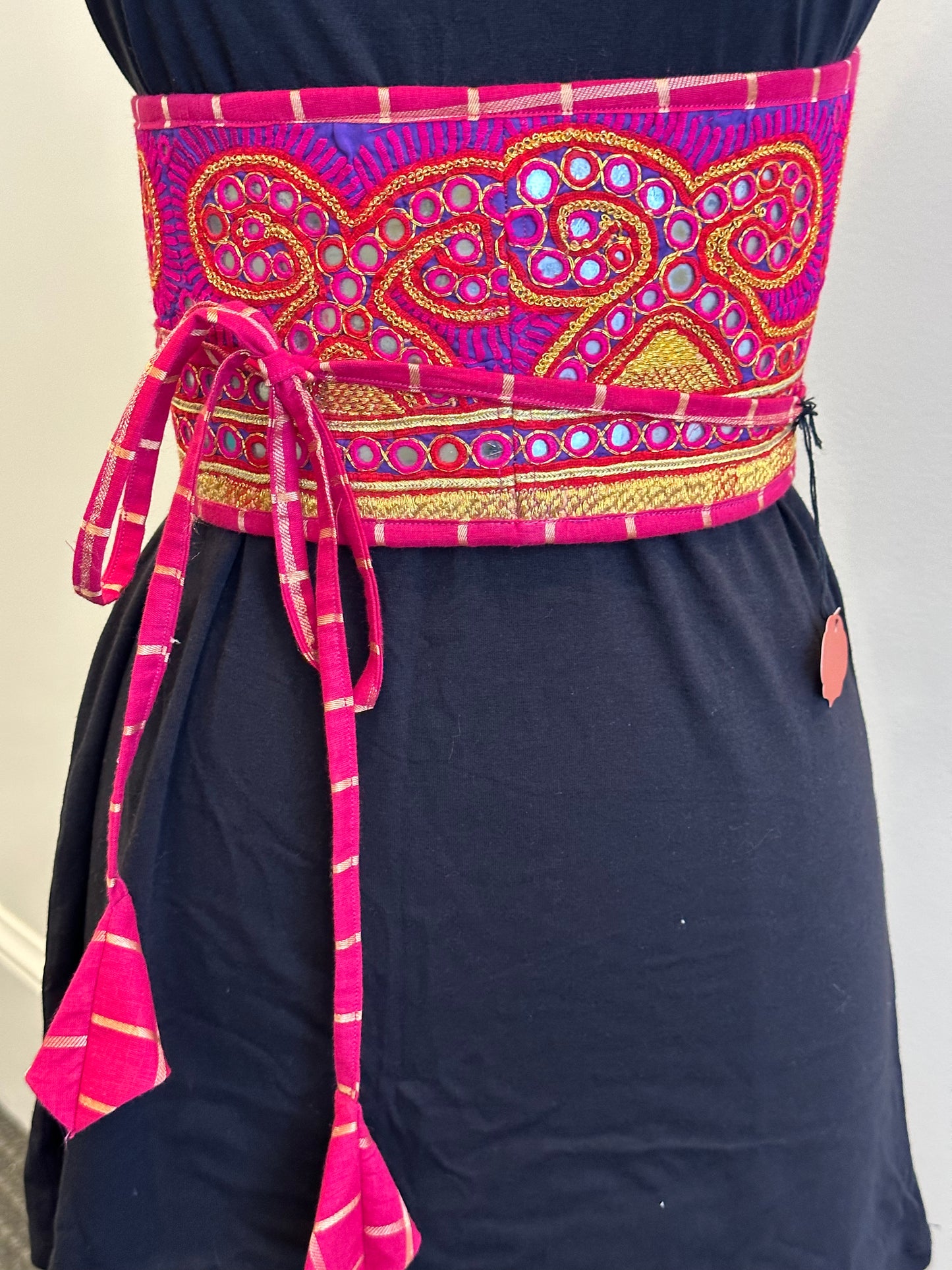EMBROIDERED CUMMERBUNDS