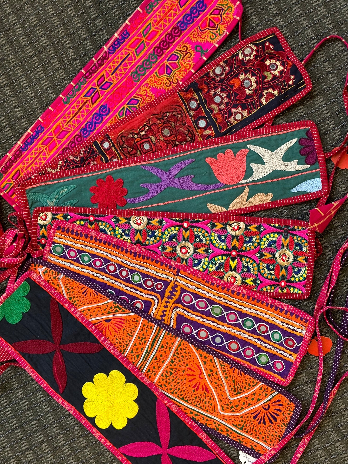 EMBROIDERED CUMMERBUNDS