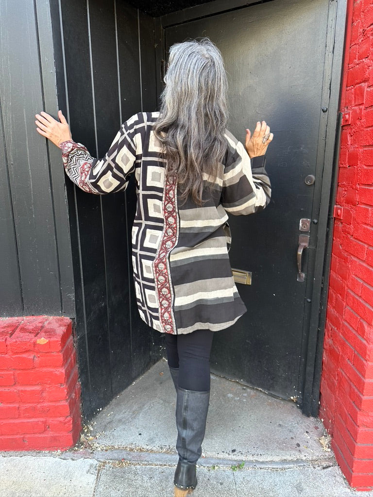 BOLD GEO EAST WEST SHIRT