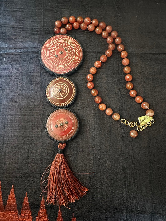 TRIBAL BUTTON CROCHET KUTCHI AGATE NECKLACE