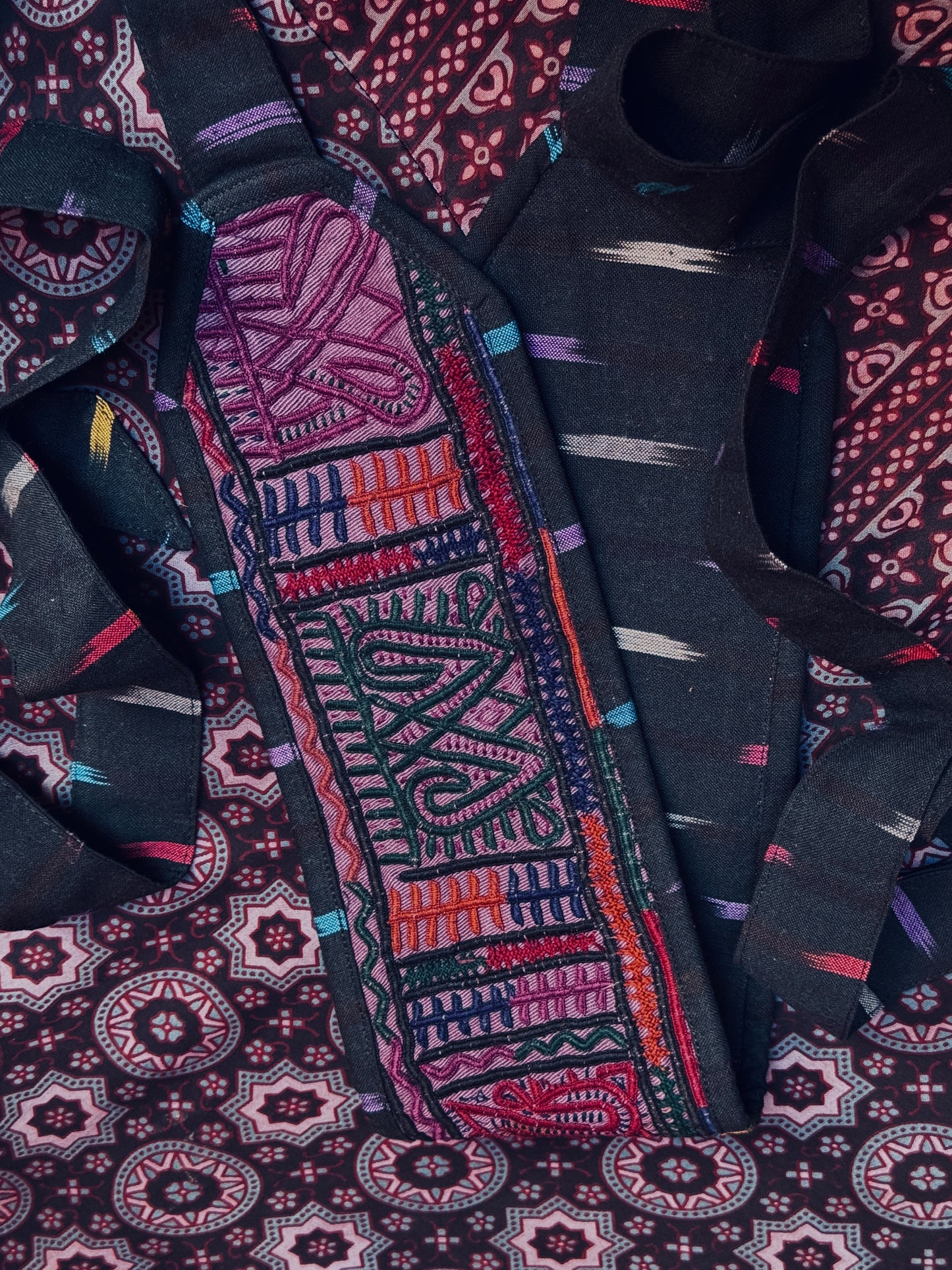 EMBROIDERED CUMMERBUNDS