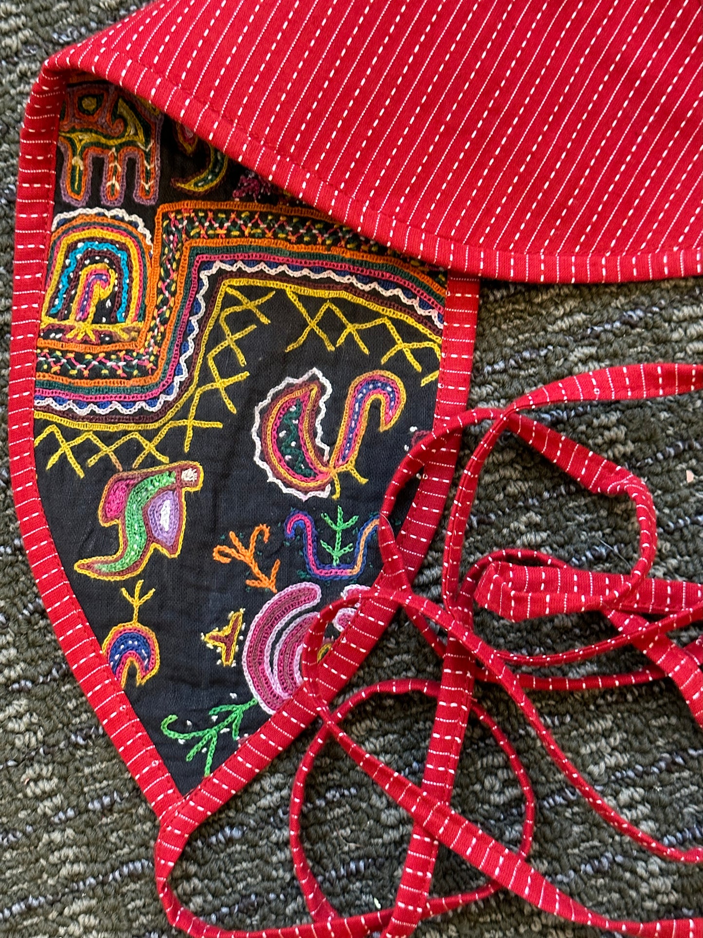EMBROIDERED CUMMERBUNDS