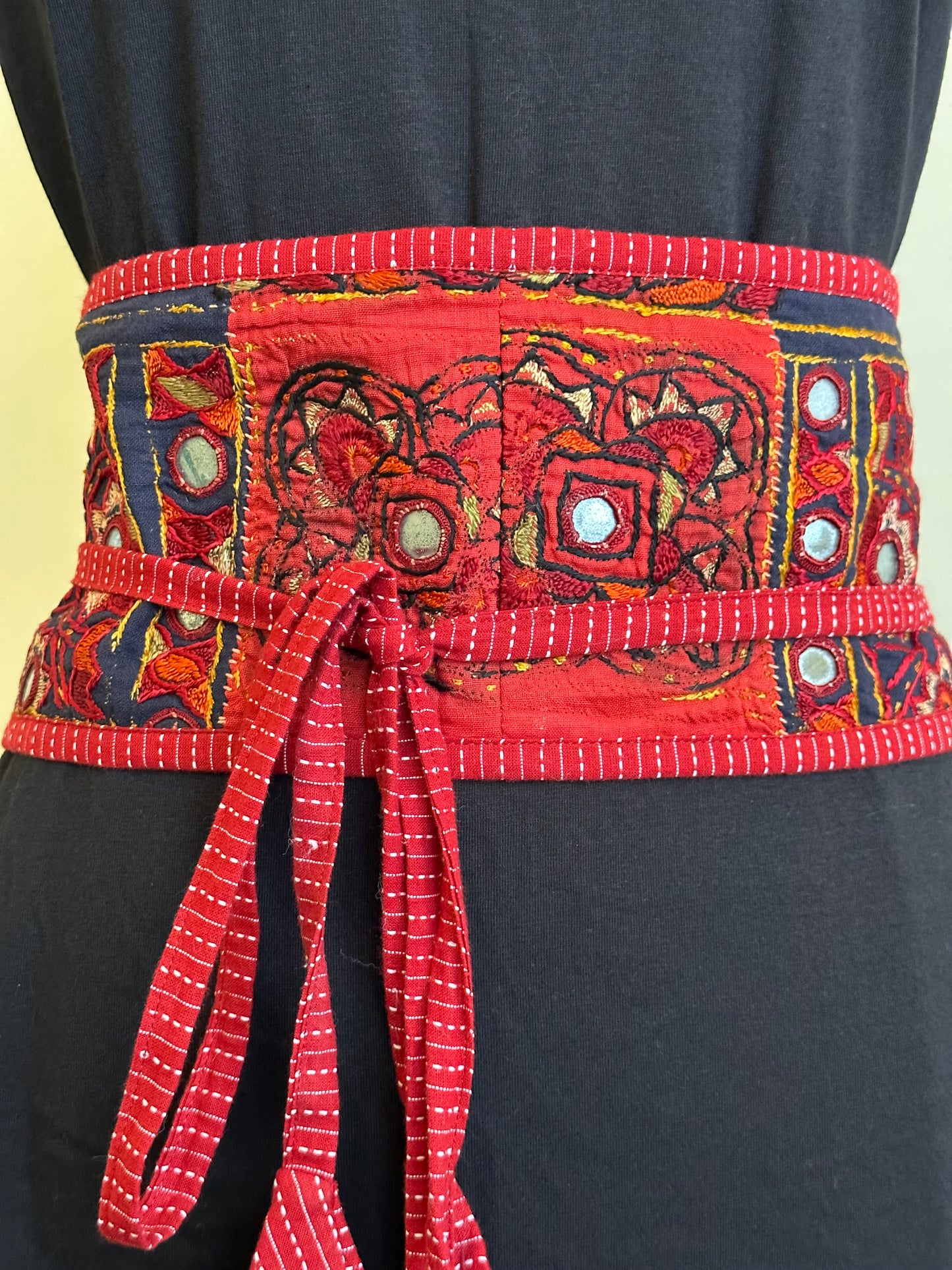 EMBROIDERED CUMMERBUNDS