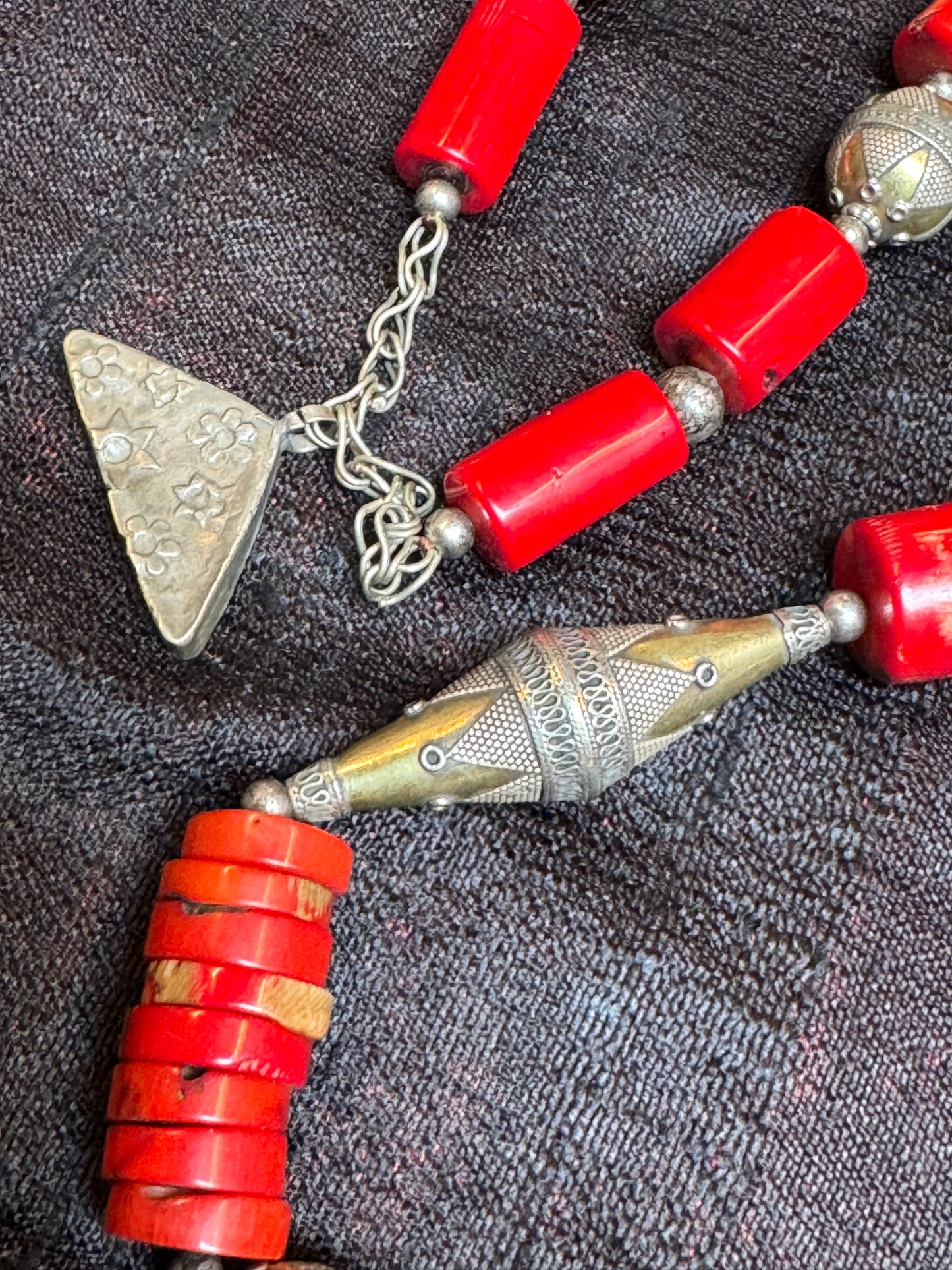 CORAL FOR QUEENS NECKLACES