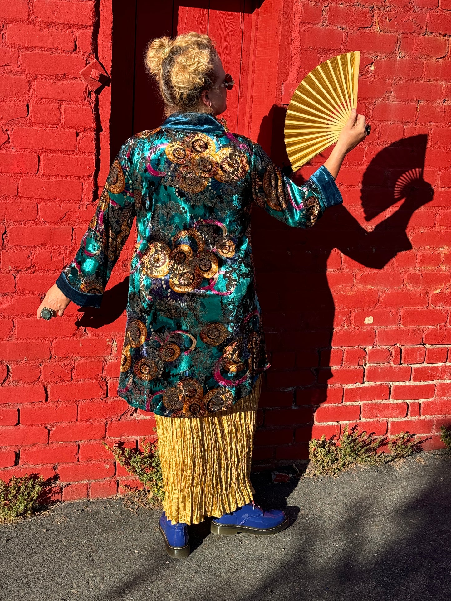 BLUE VELVET BUTTON KIMONO