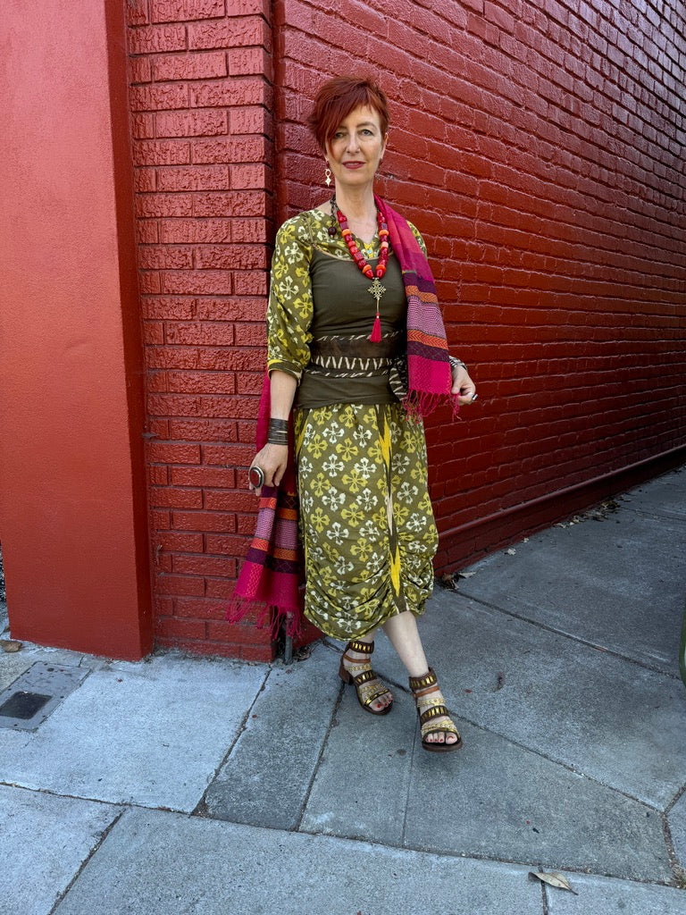 SEEING RED HANDLOOM SCARF