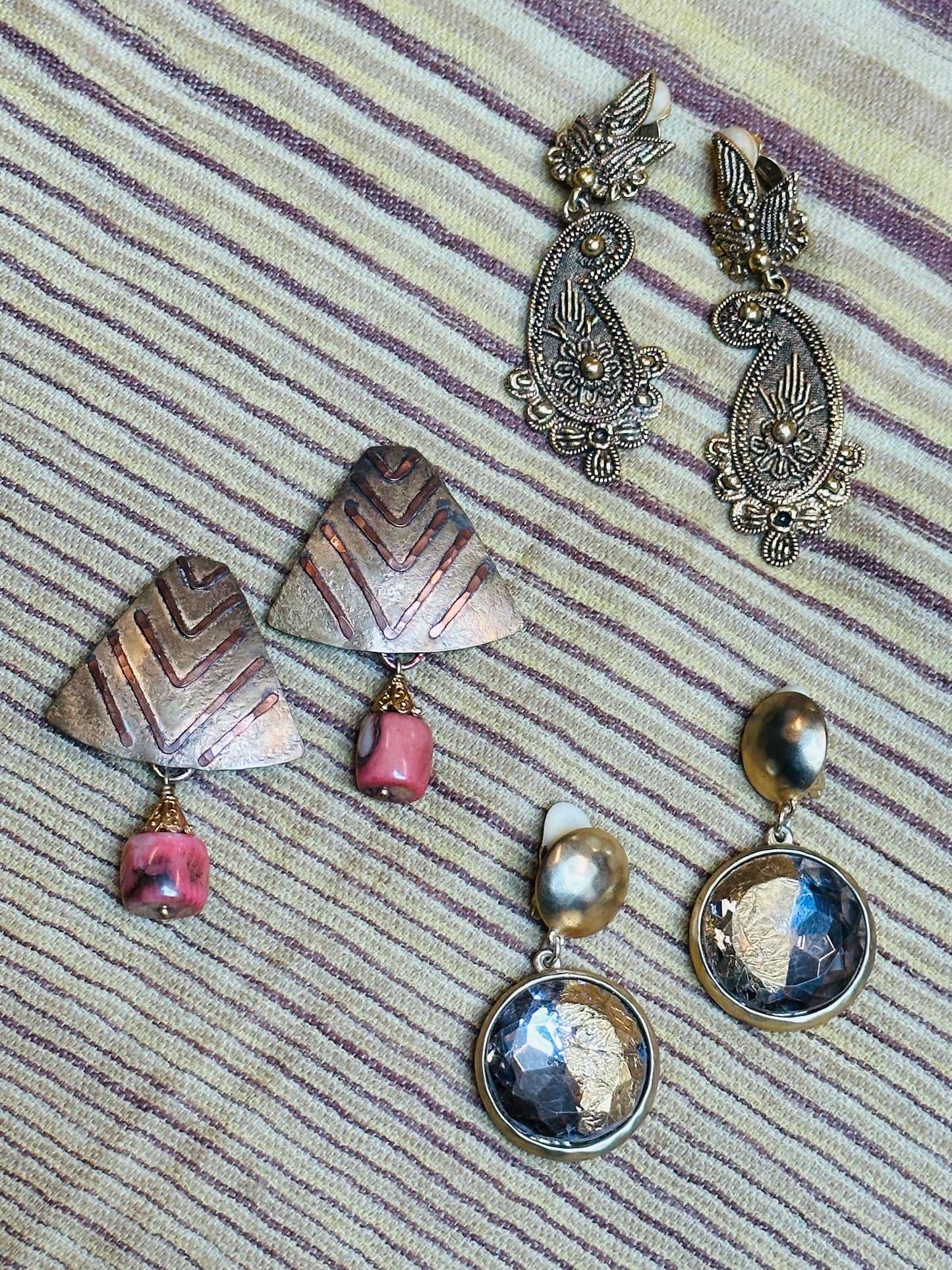 CLIP CLIP HOORAY! CLIP-ON EARRINGS