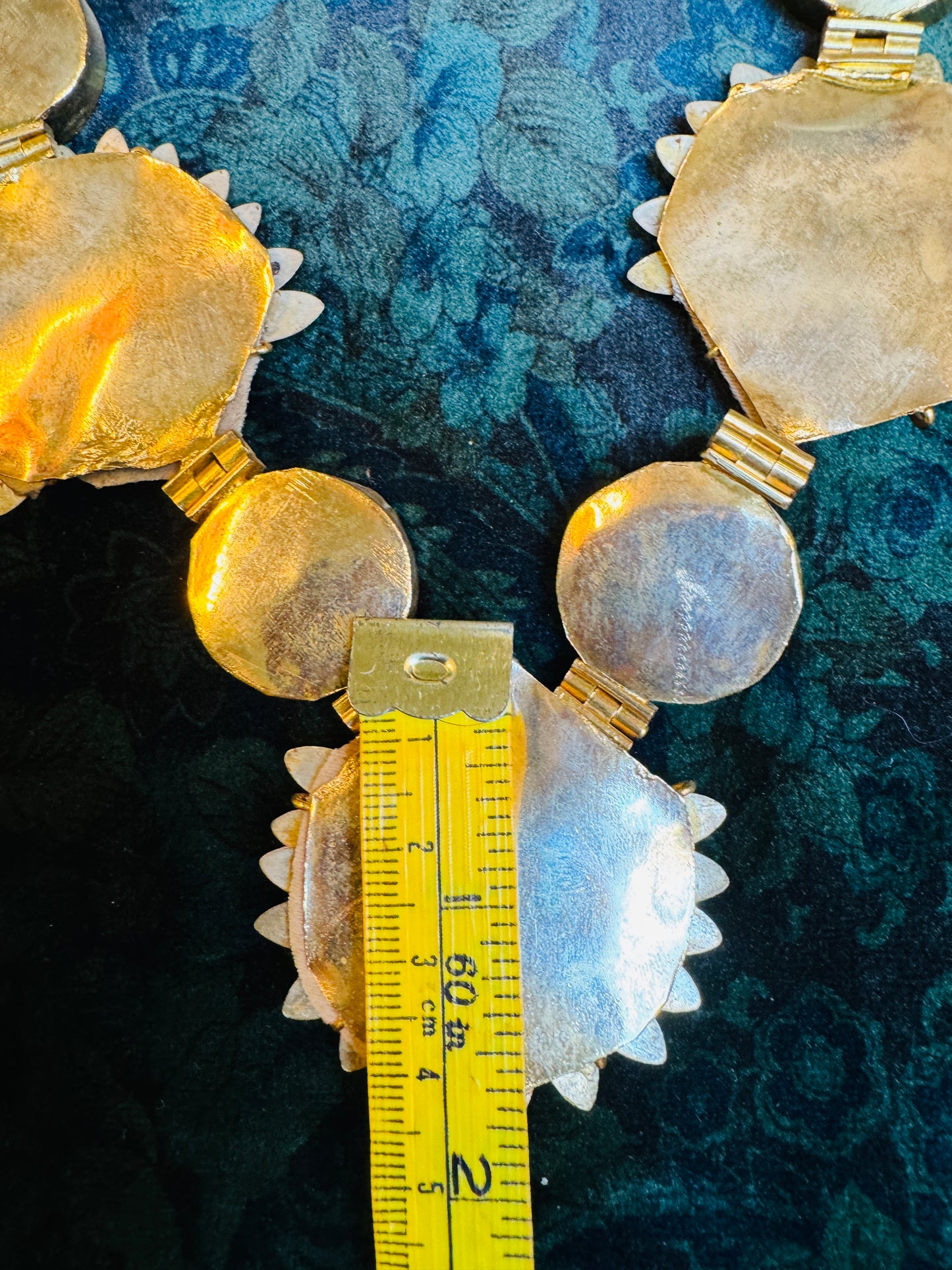 DAISY CHAIN NECKLACE