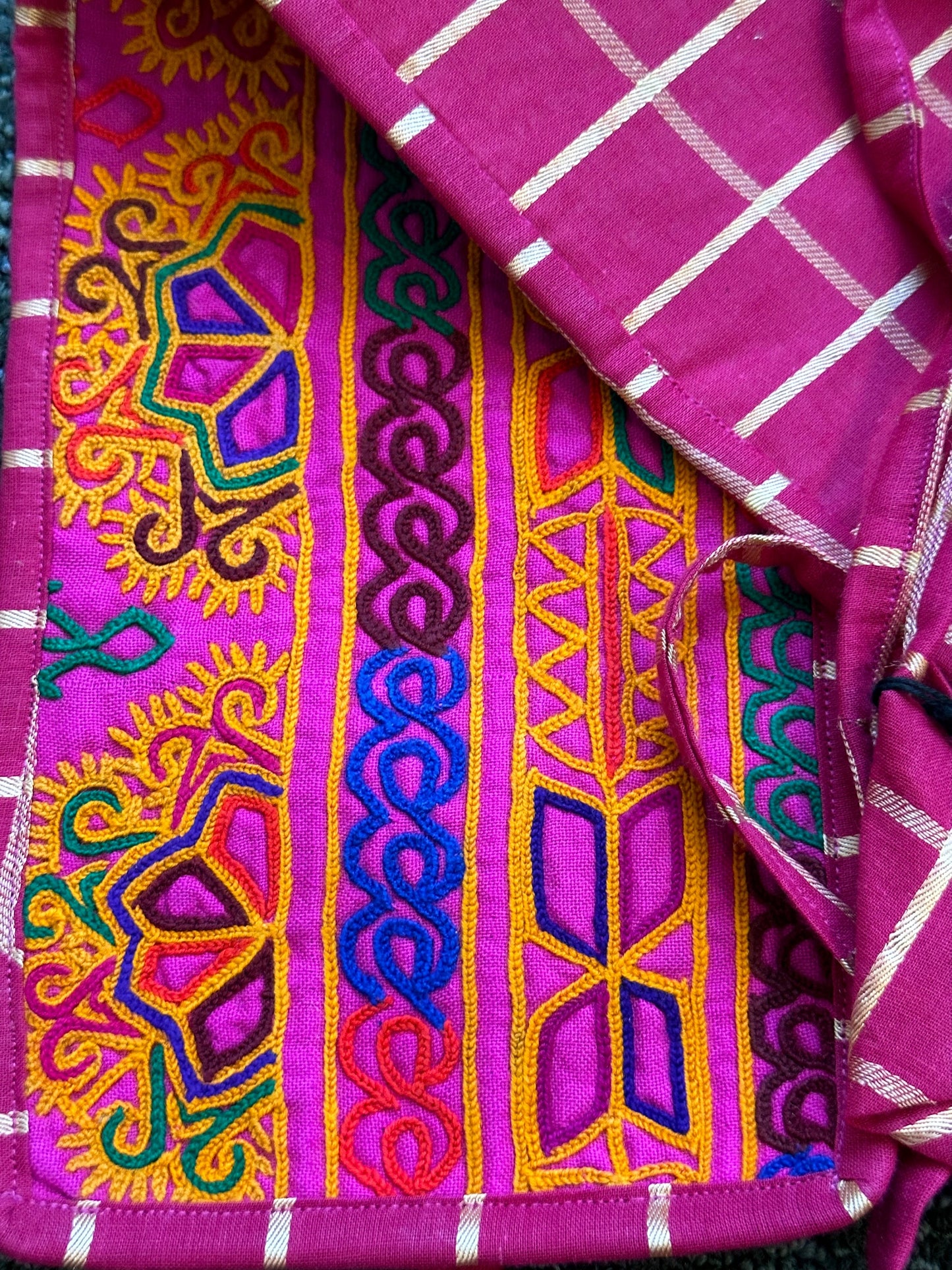 EMBROIDERED CUMMERBUNDS