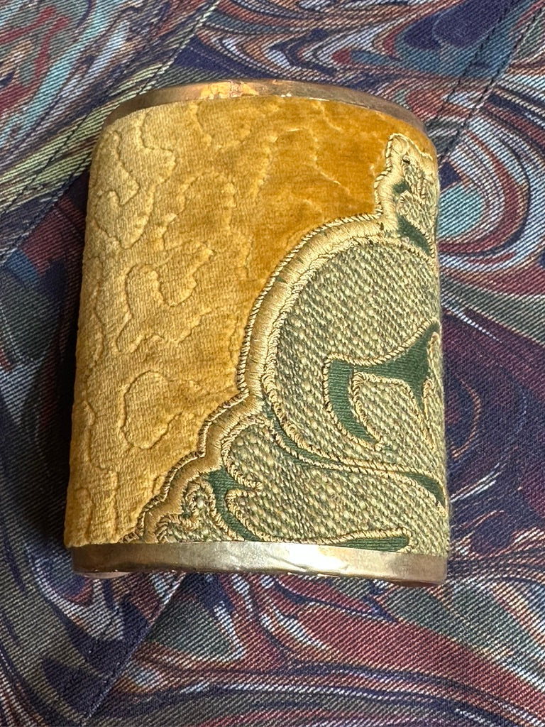LEAVES OF GOLD TURKOMAN CUFF