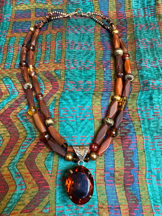 FLEUR DE LIS AVEC COGNAC NECKLACE