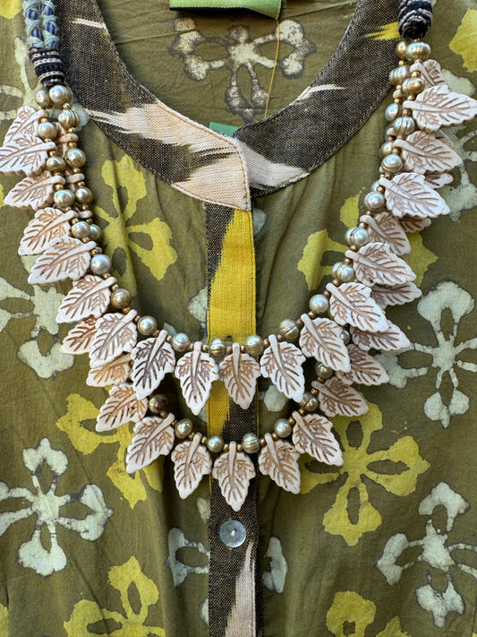 LEAVES OF IVORY NECKLACE