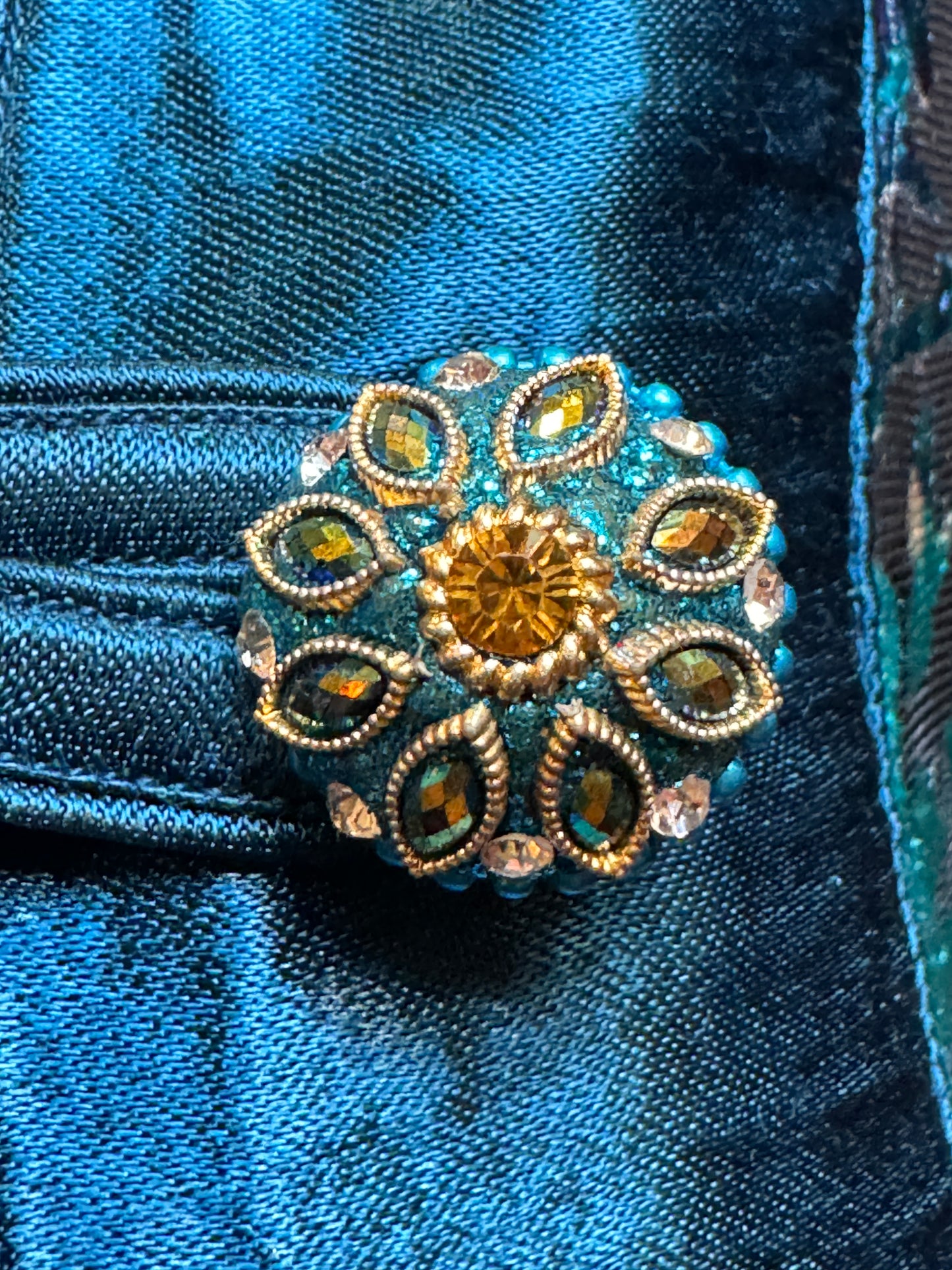 BLUE VELVET BUTTON KIMONO