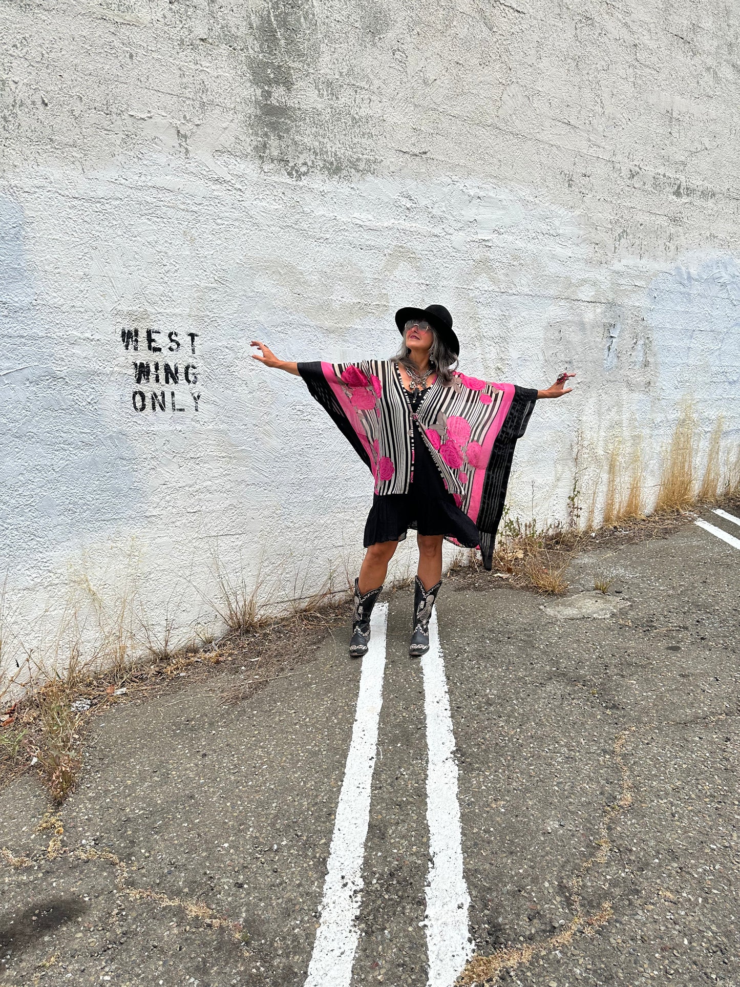 BARBIE PINK LE MULLET