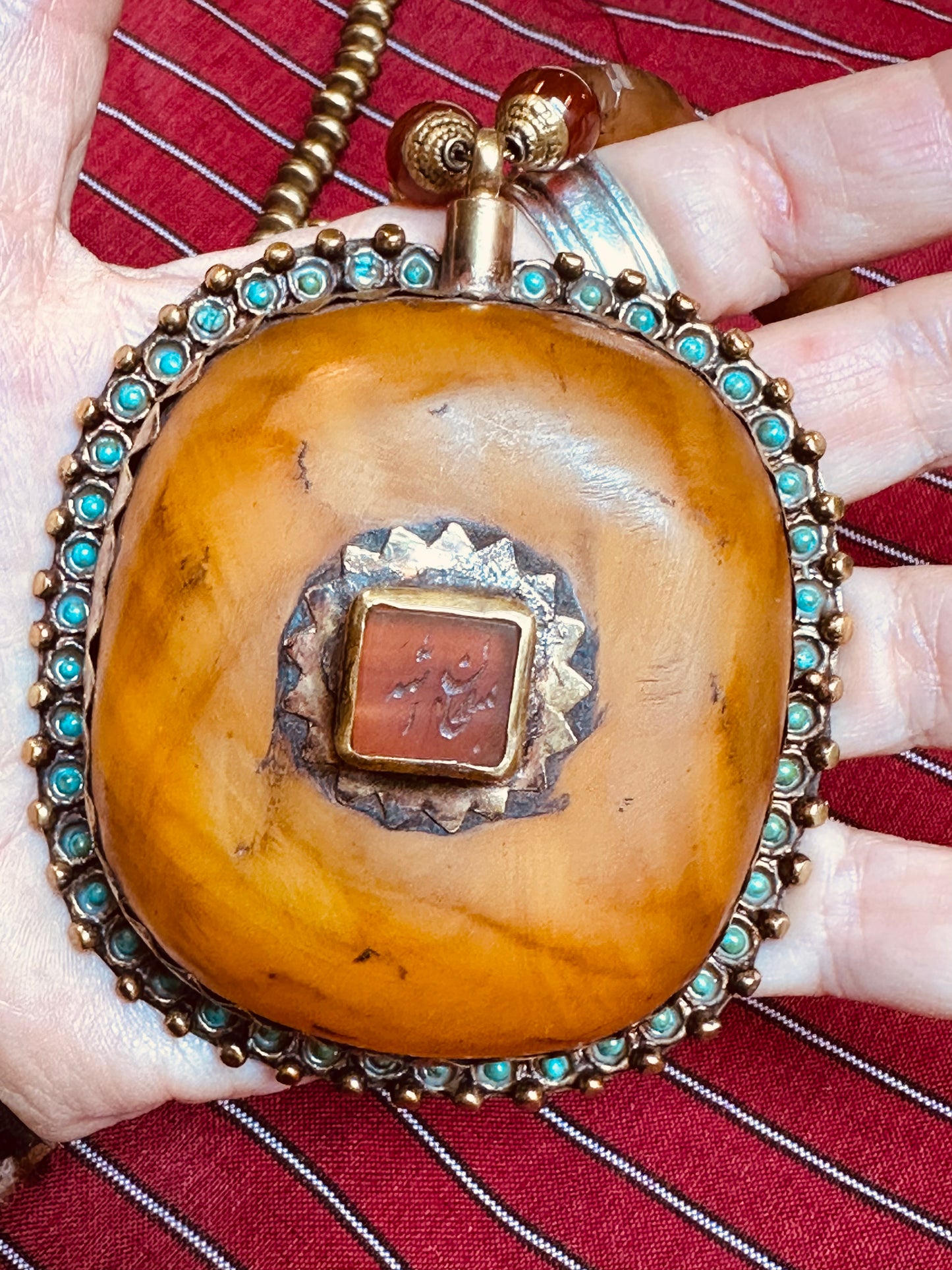 AMBER SUNSHINE POWER PENDANT NECKLACE