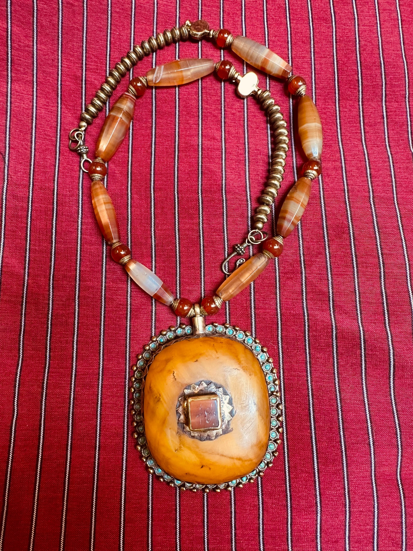 AMBER SUNSHINE POWER PENDANT NECKLACE
