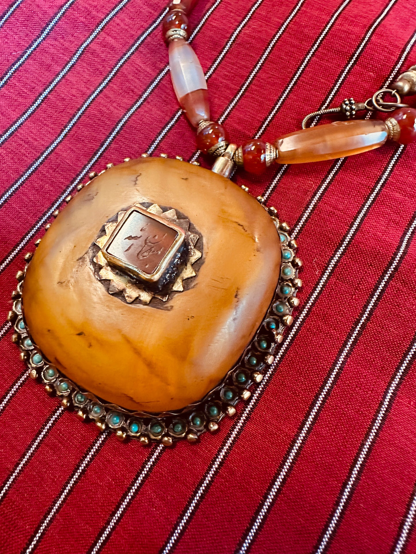 AMBER SUNSHINE POWER PENDANT NECKLACE