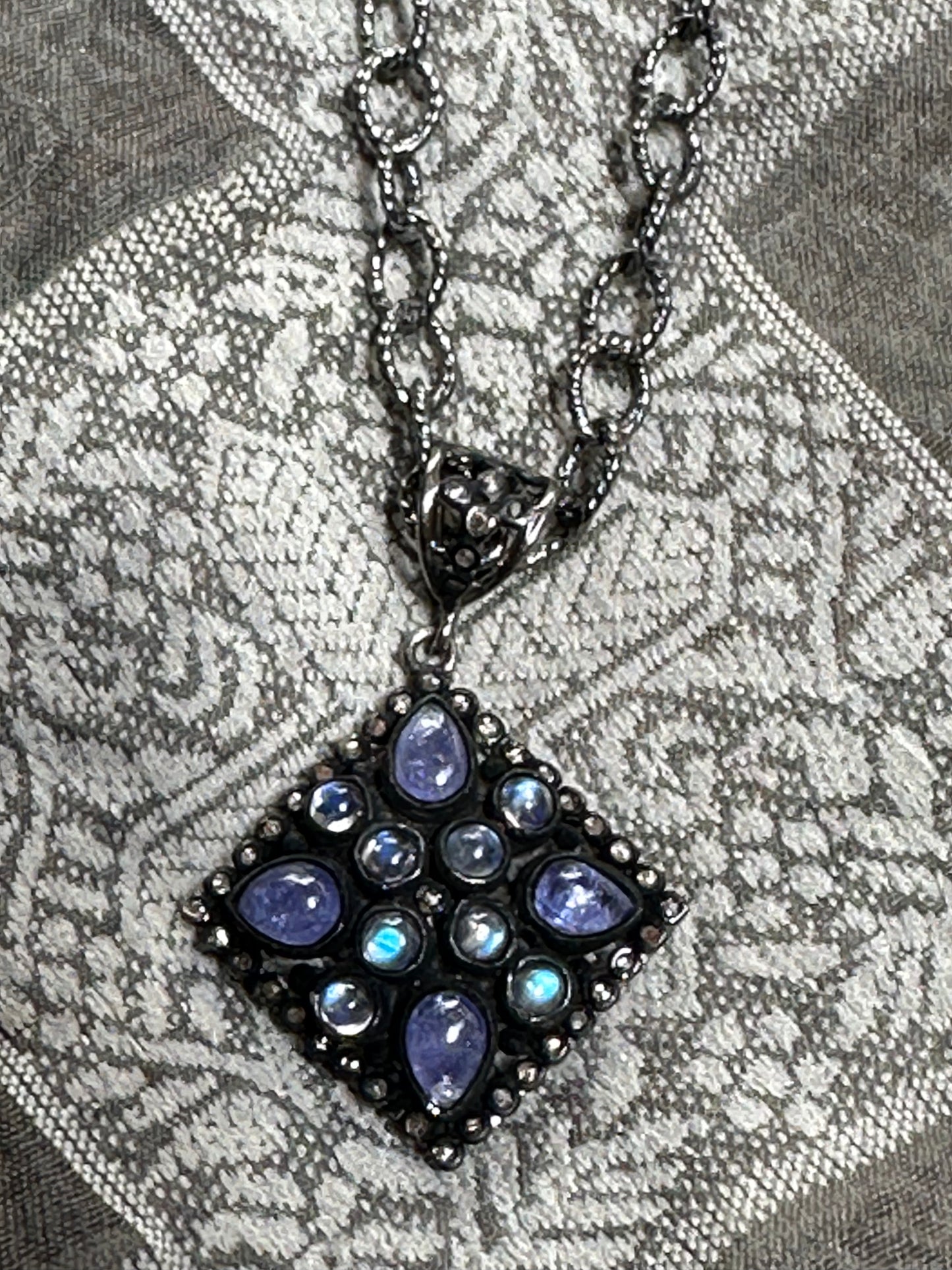 SQUARE DIAMOND TANZANITE NECKLACE