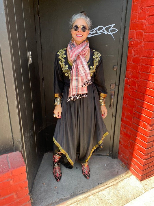 HANDLOOMED COTTON STOLE IN MUTED RED AND GREY