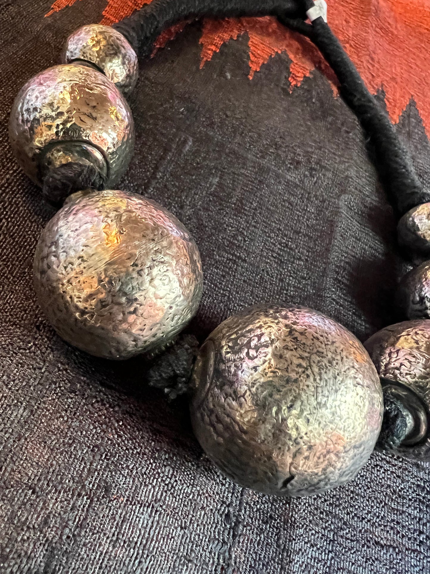 SILVER BALLS NECKLACE