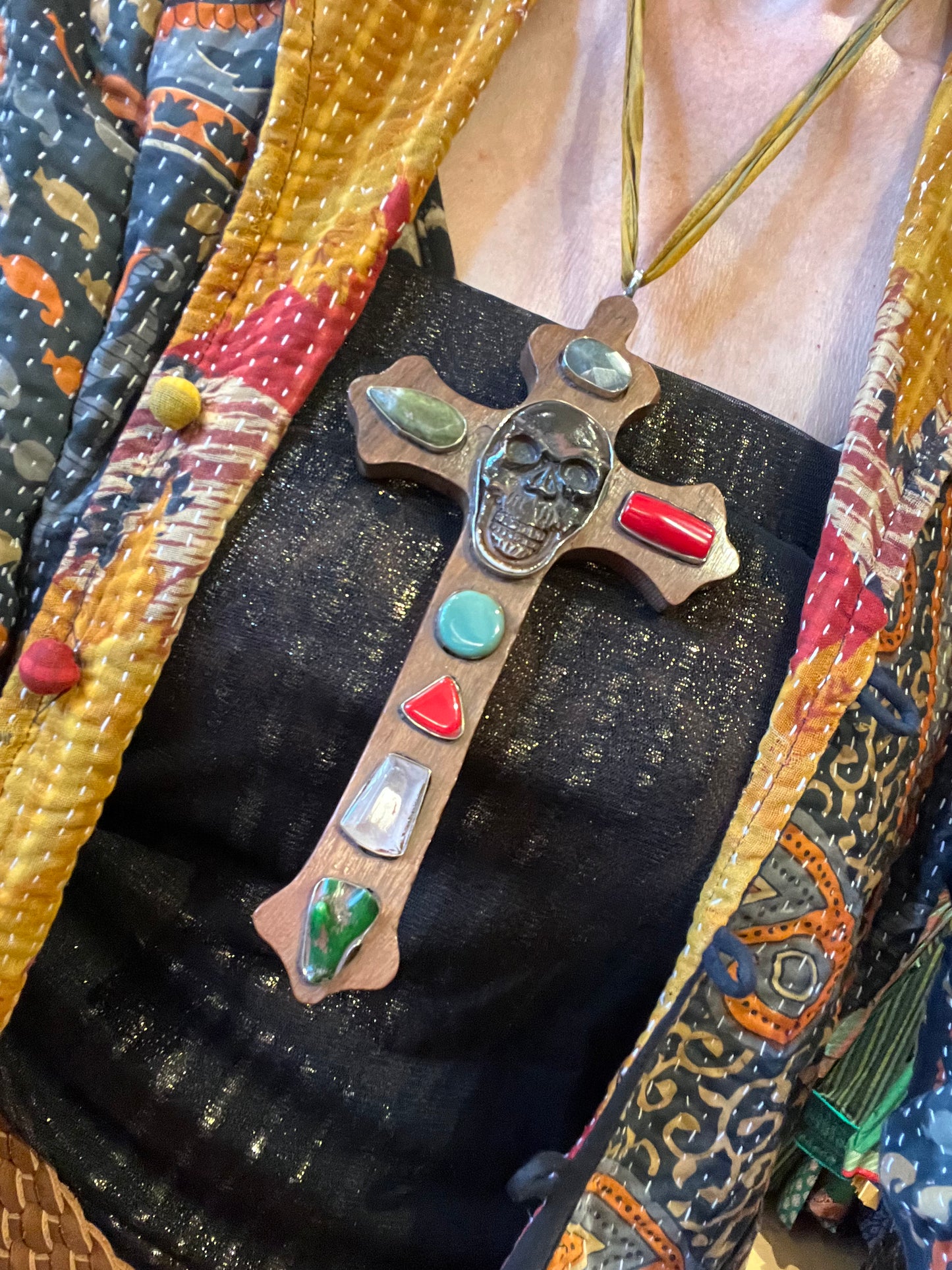 SKULL & CROSS PENDANT