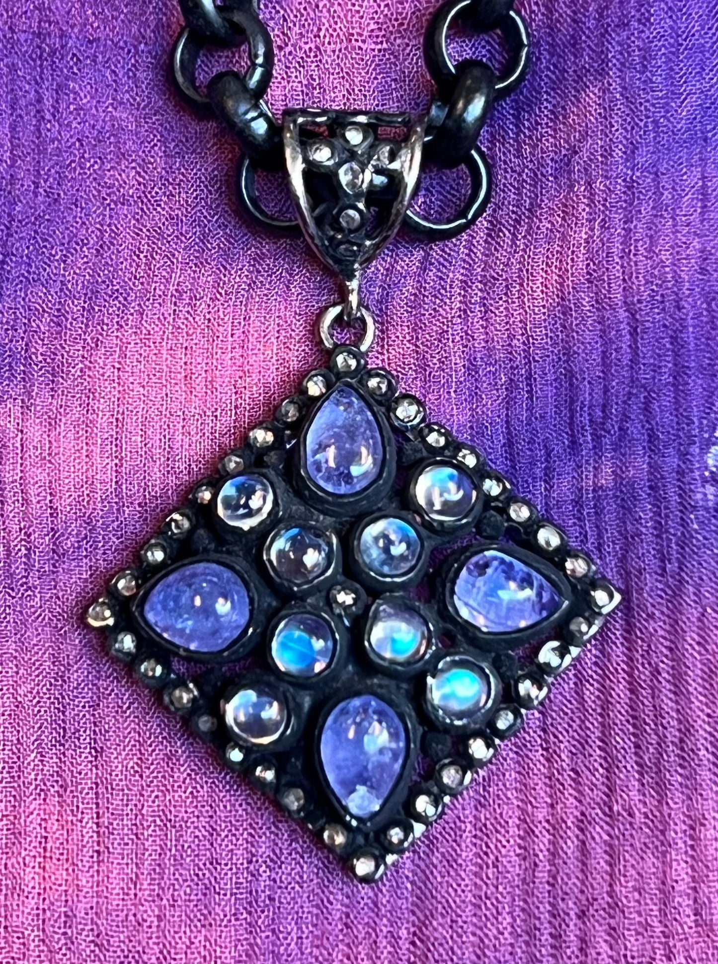 SQUARE DIAMOND TANZANITE NECKLACE