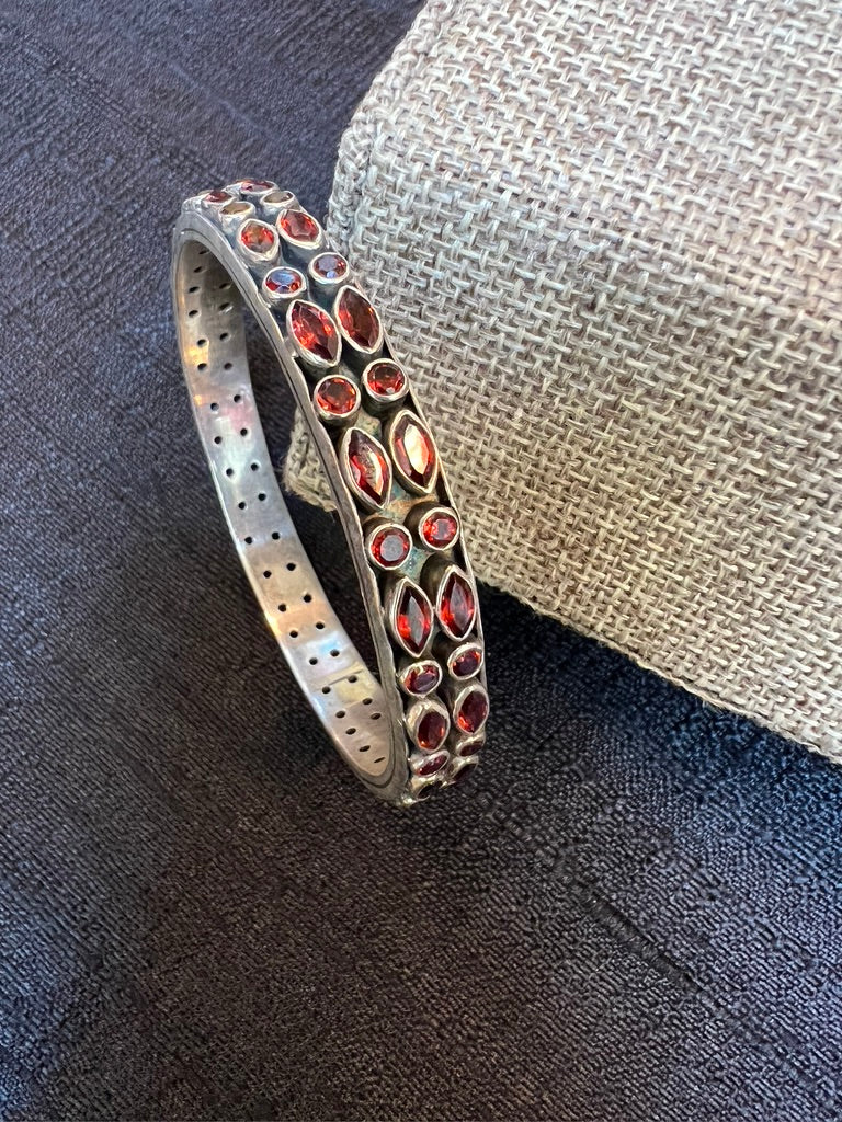 Sparkling red multiple garnet silver bracelet bangle Andrea Serrahn Serrahna
